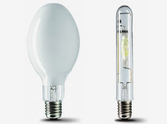 he-thong-chieu-sang-khu-may-thich-hop-su-dung-loai-den-nao